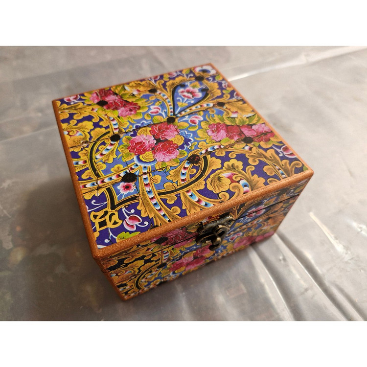 جعبه چوبی کادویی دکوپاژ